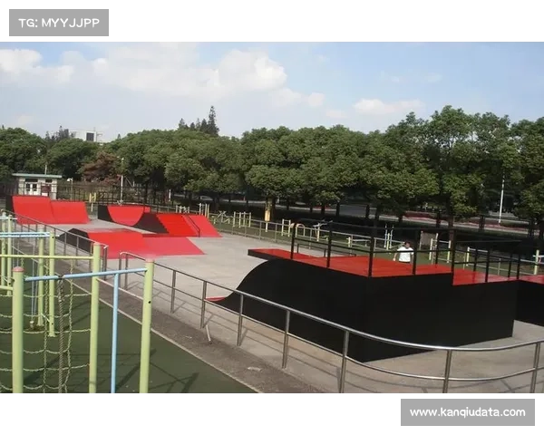 上海极限公园推出夜训模式 青少年选手可预约晚间专用场地